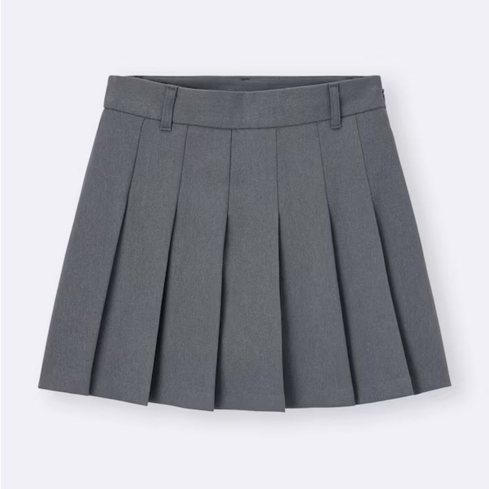 GU (Uniqlo) Pleated Skort in Dark Gray